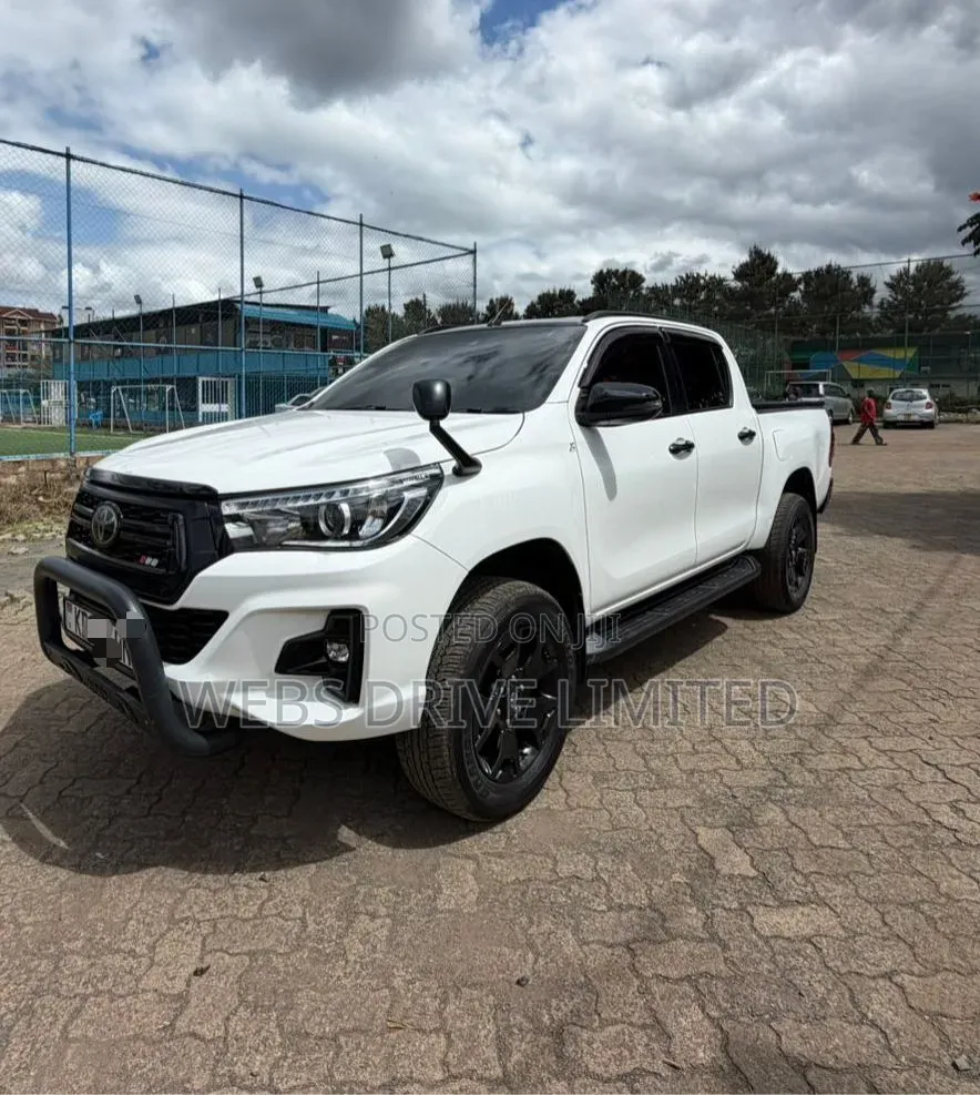 Toyota Hilux 2019 White