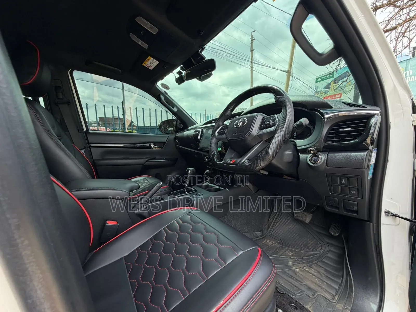 Toyota Hilux 2019 White