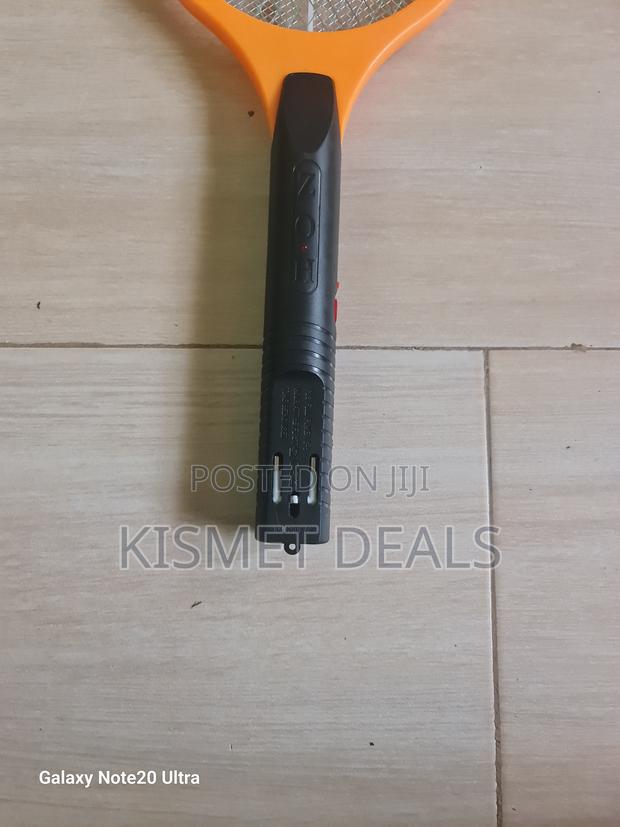 Mosquito Swatter Bat Racket Killer Insect Killer Recharges - thumbnail 2