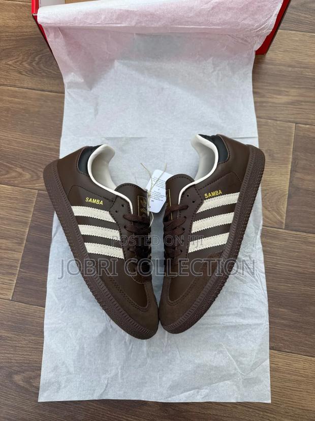 Adidas Samba "Brown"
Sneakers