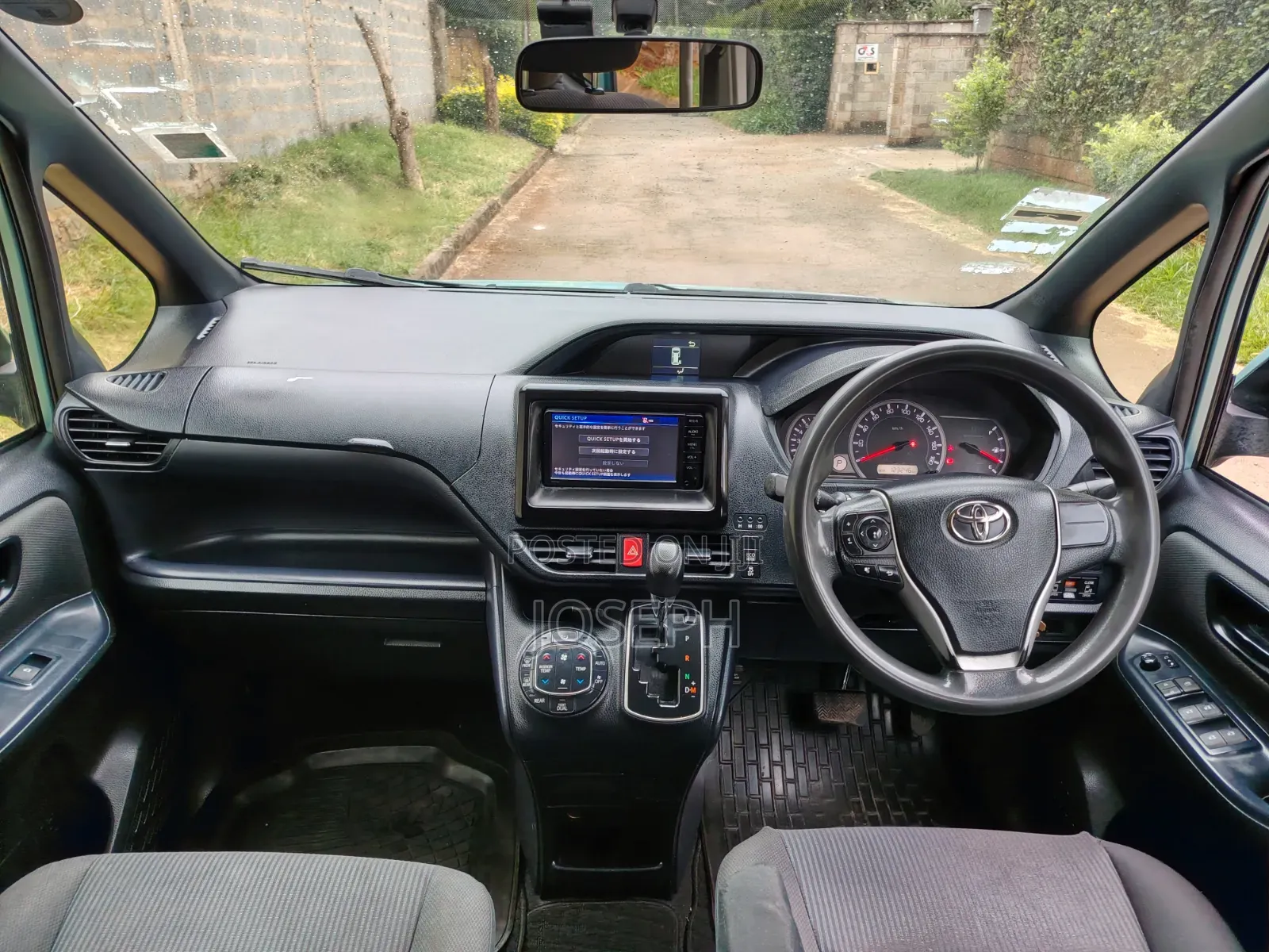 Toyota Noah 2015 Green