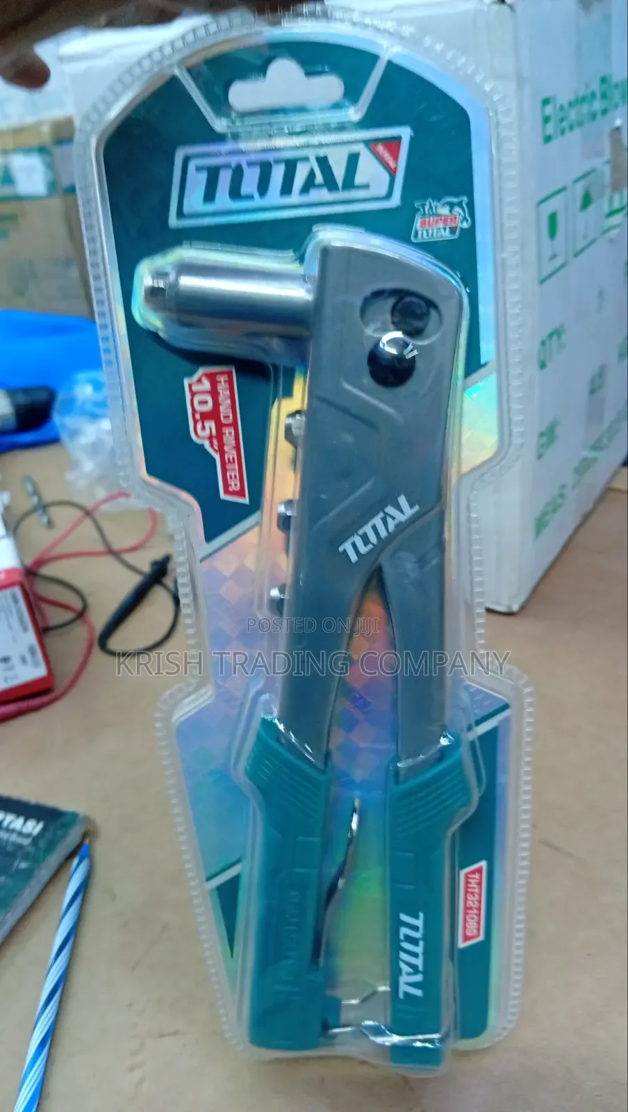 Total 10.5" Hand Riveter Use