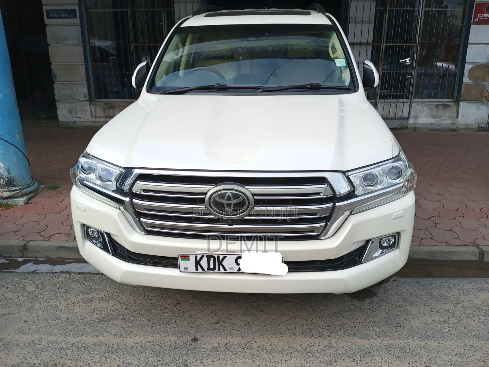Toyota Land Cruiser 4.6 V8 ZX 2016 Pearl
