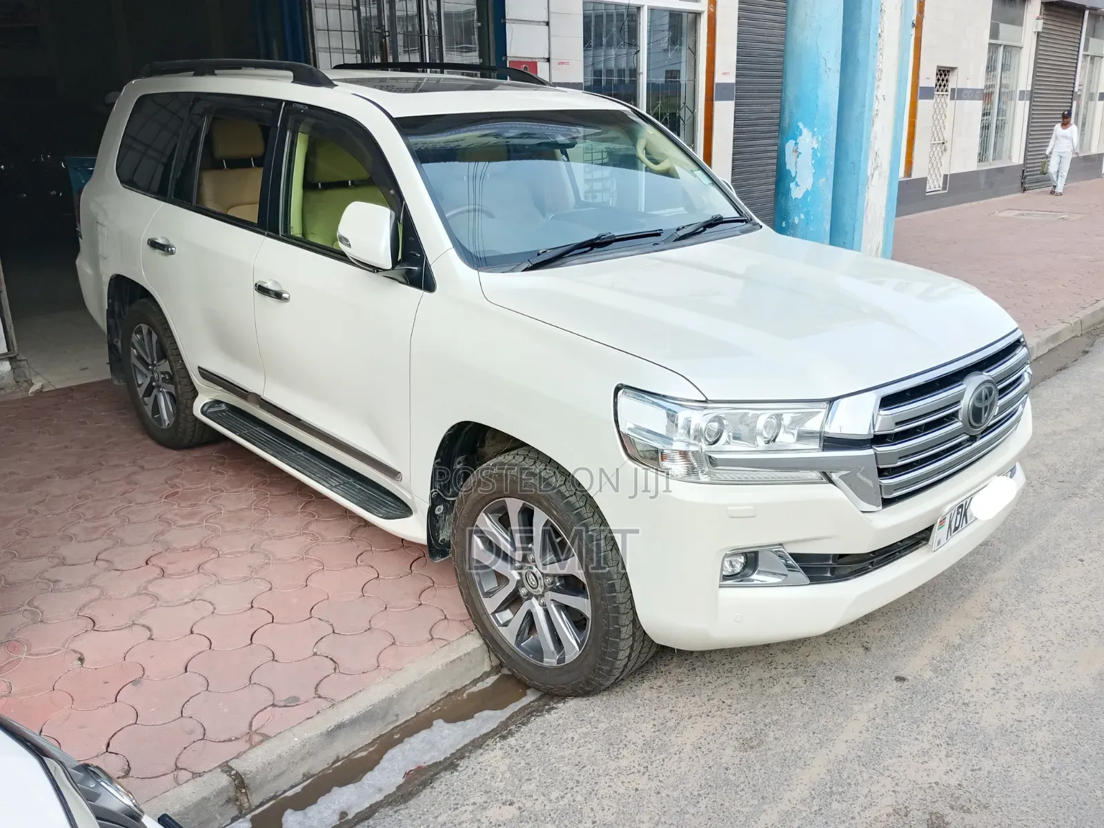 Toyota Land Cruiser 4.6 V8 ZX 2016 Pearl