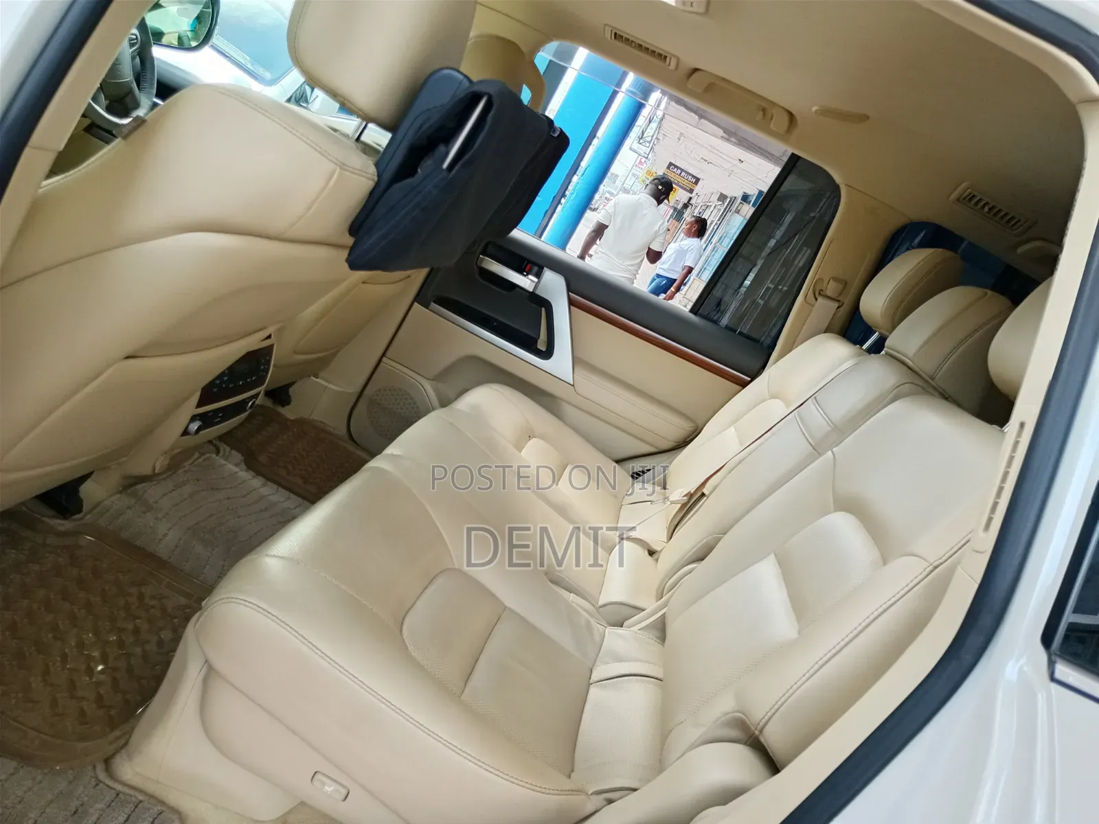 Toyota Land Cruiser 4.6 V8 ZX 2016 Pearl