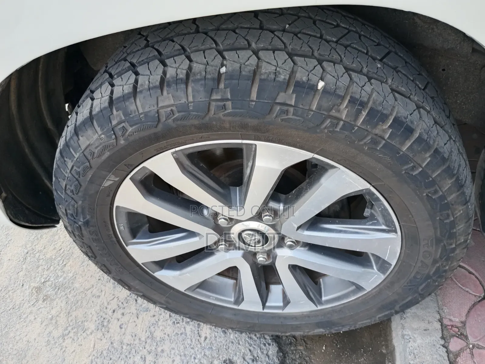 Toyota Land Cruiser 4.6 V8 ZX 2016 Pearl
