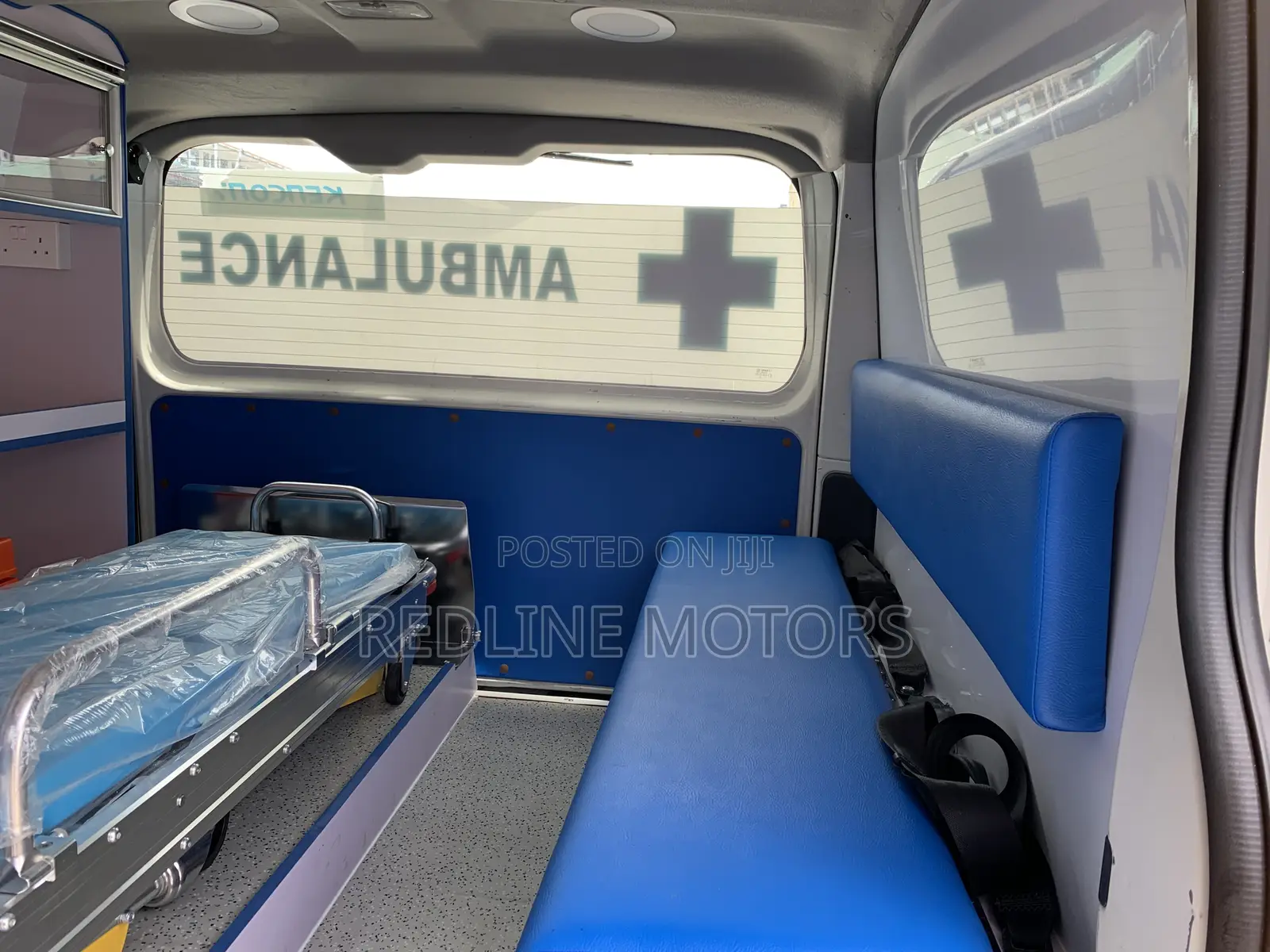 Toyota HiAce 2021 White