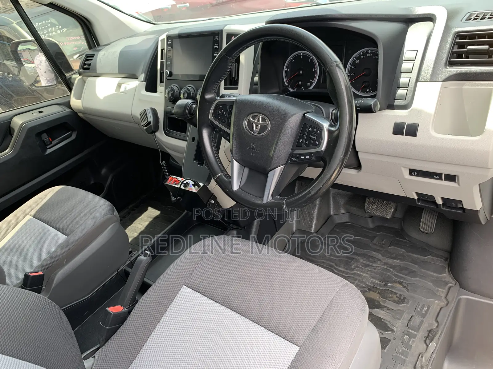 Toyota HiAce 2021 White