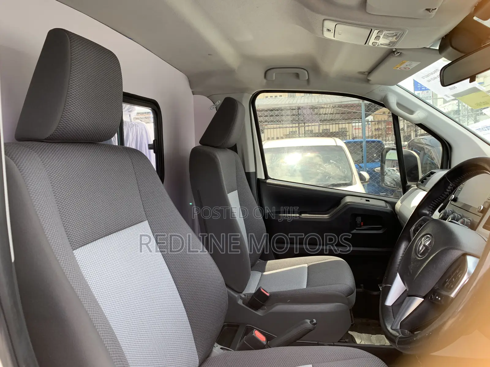 Toyota HiAce 2021 White
