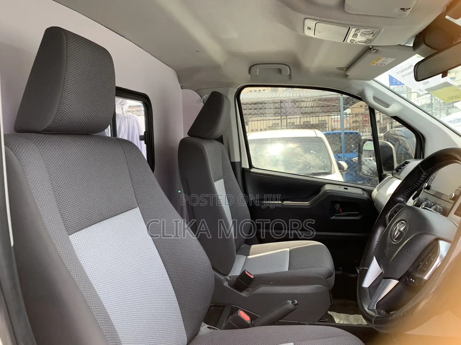 Toyota HiAce 2021 White