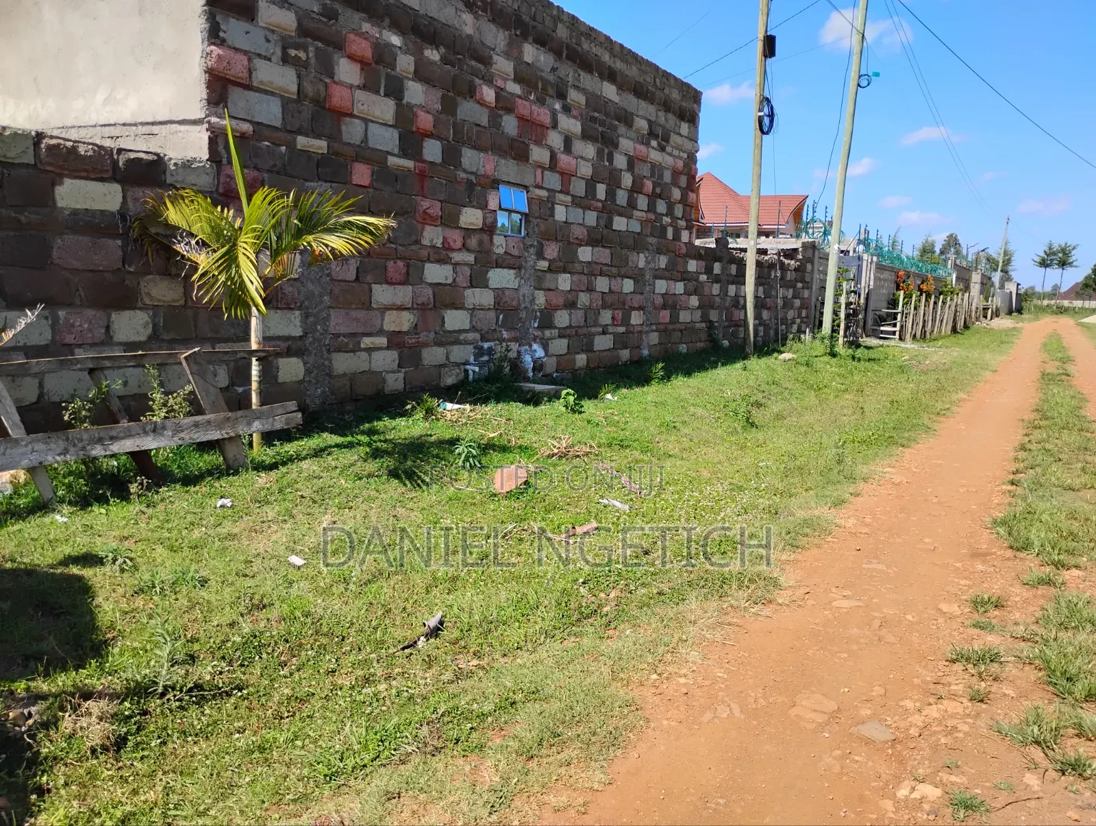Prime Residential 1/4 Land at Racecourse/Kamalel