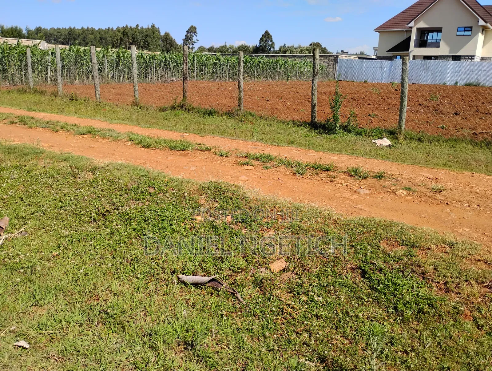 Prime Residential 1/4 Land at Racecourse/Kamalel