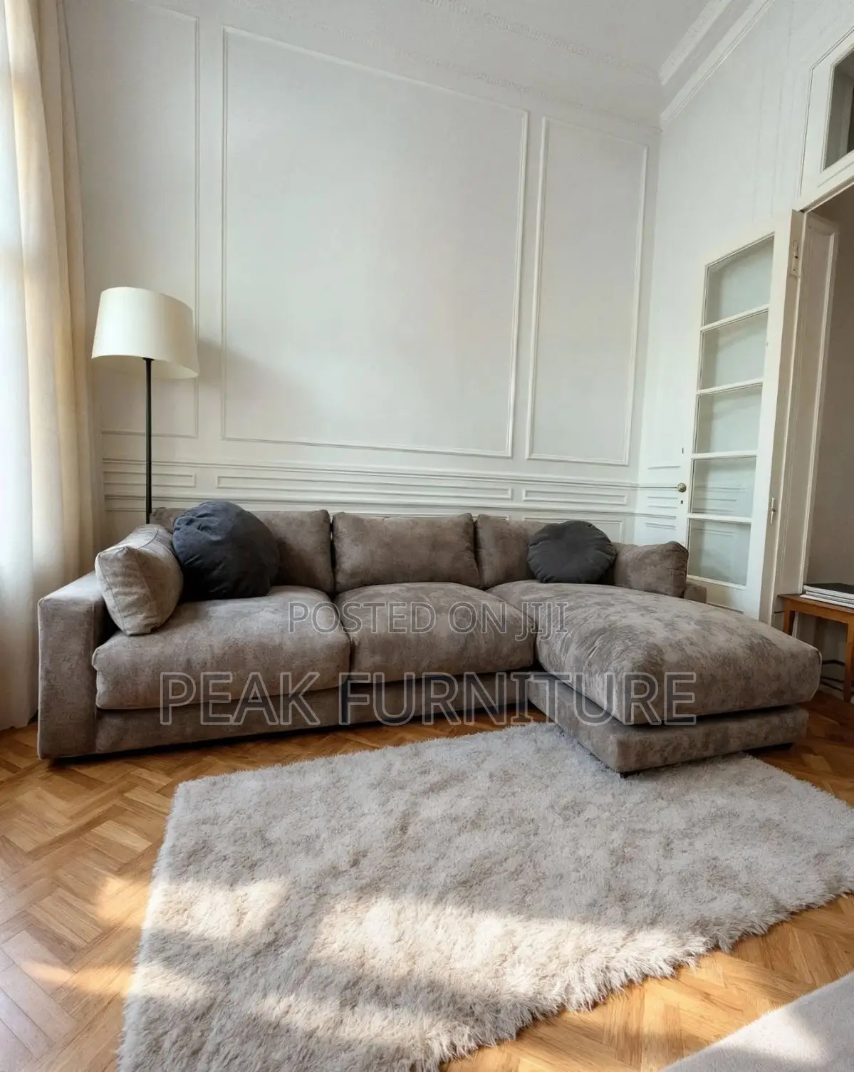 Luxury Tufted Corner Seat