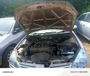 Nissan Advan 2003 Silver