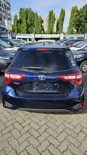 Toyota Vitz 1.3 FWD 5dr 2019 Blue
