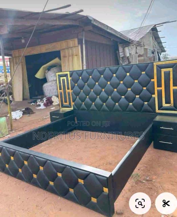 Black Chester Bed