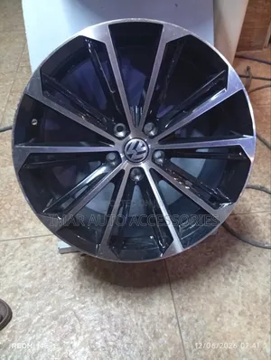 18-Inch Volkswagen Dual-Tone Alloy Rims