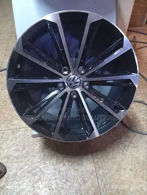 18-Inch Volkswagen Dual-Tone Alloy Rims