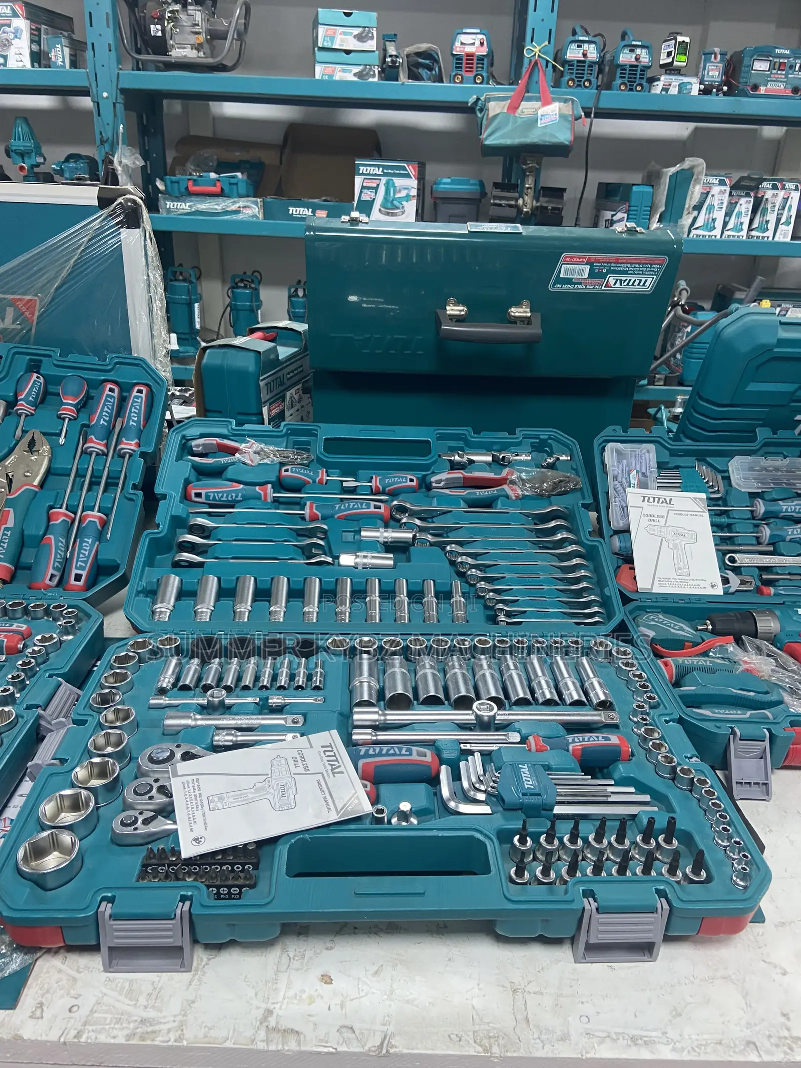 Total 142-Piece Combination Tool Set