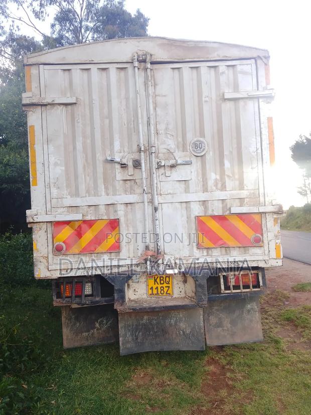 Lorry Isuzu FRR - thumbnail 6