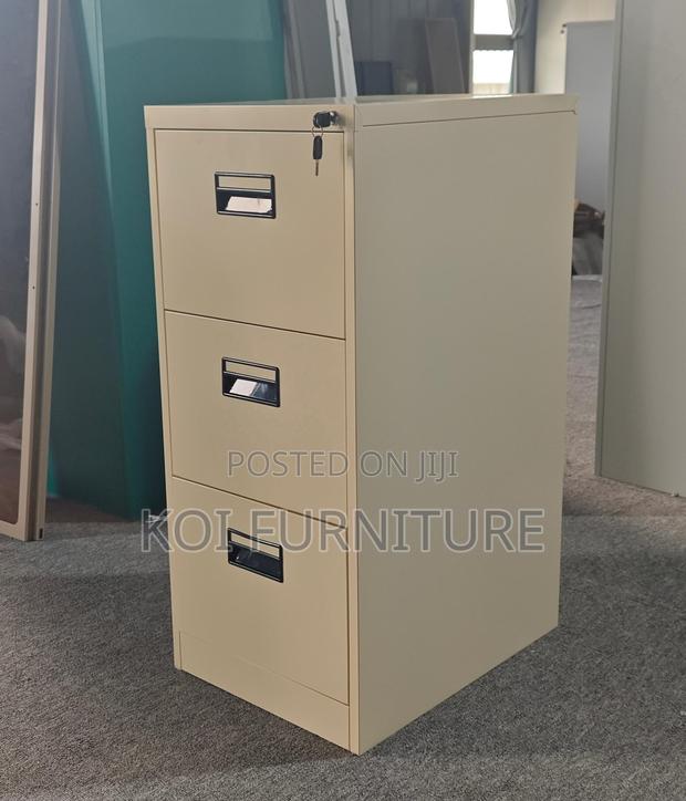Office Cabinet; Three Doors Lockable Office Steel Cabinet