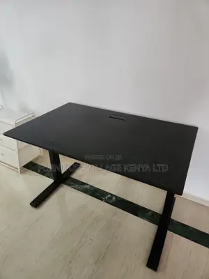 1200mm Electric Lifting Desk.