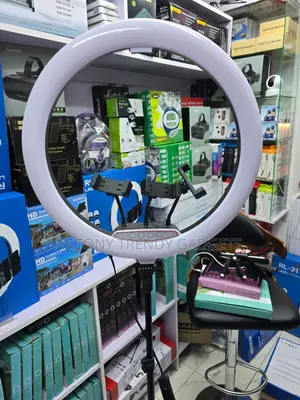 LJJ-45 Dimmable 18 Inch Ring Light With 3 Phone Holders