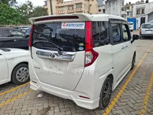Toyota Roomy 2018 White