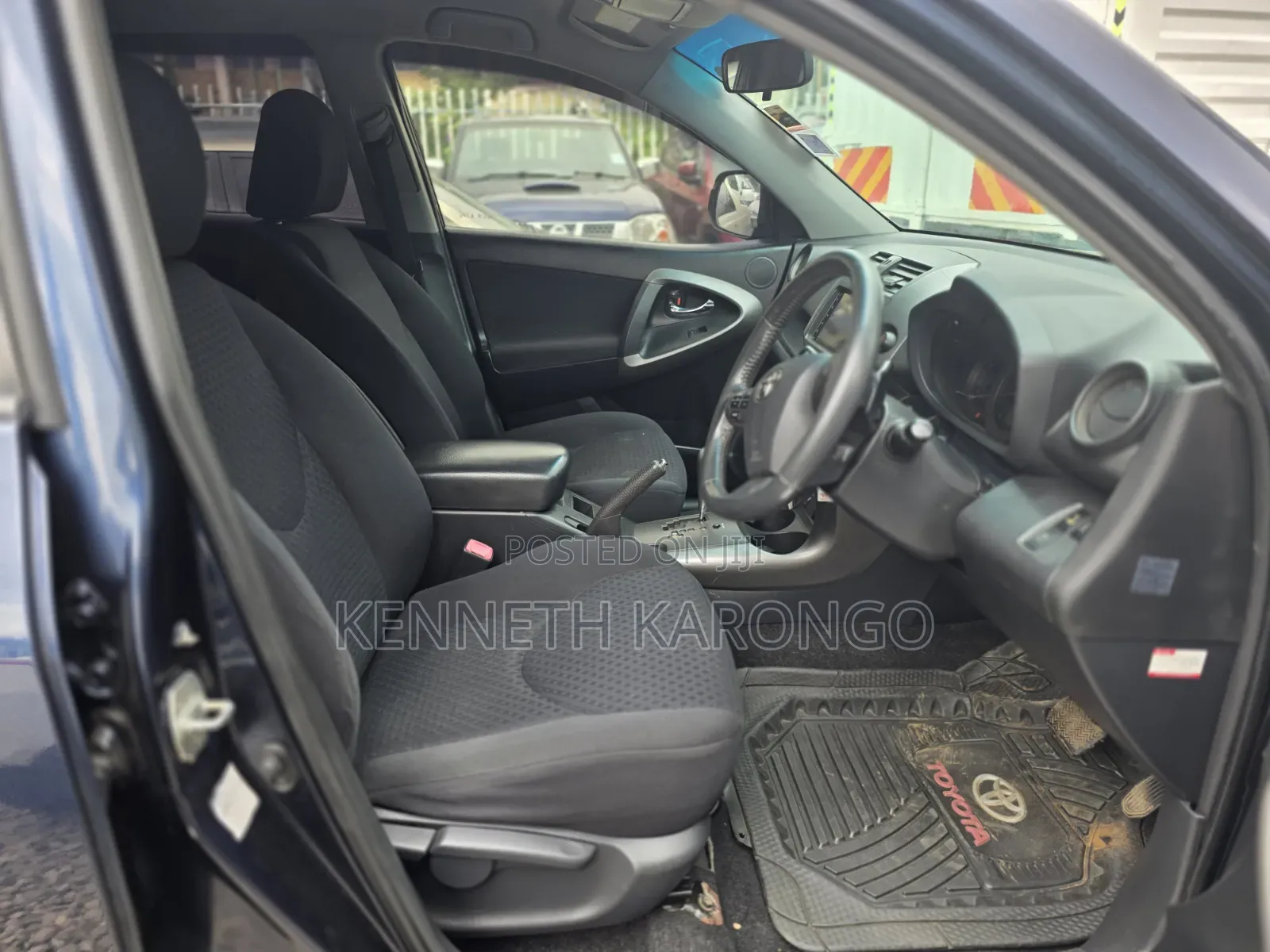 Toyota Vanguard 2012 Blue