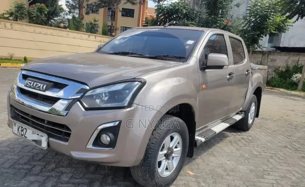 Isuzu D-MAX 2015 Gold