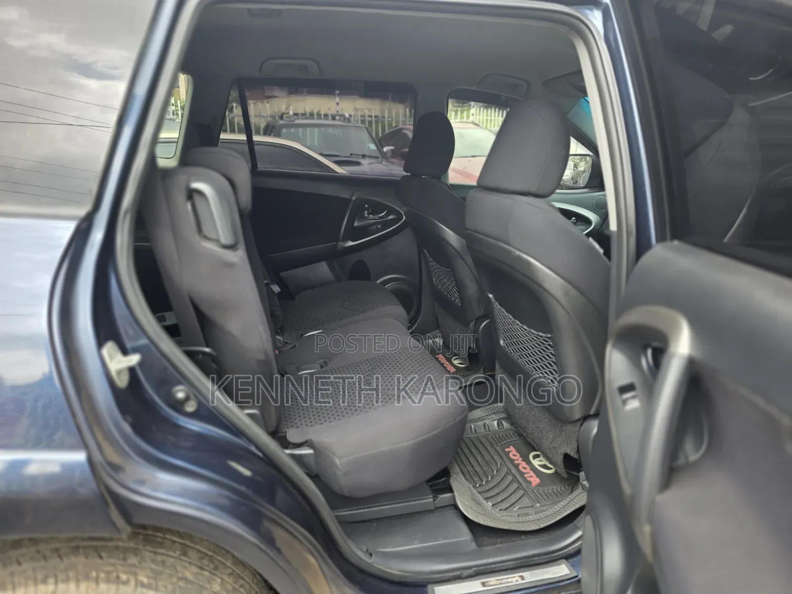 Toyota Vanguard 2012 Blue