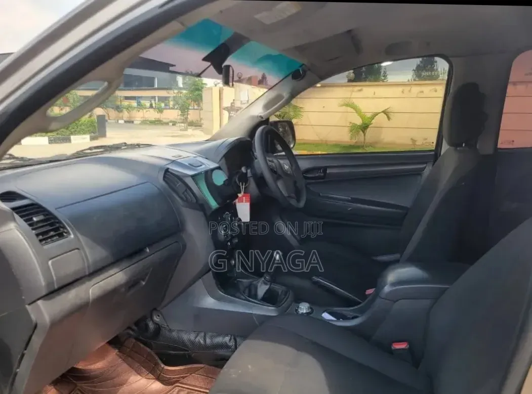 Isuzu D-MAX 2015 Gold