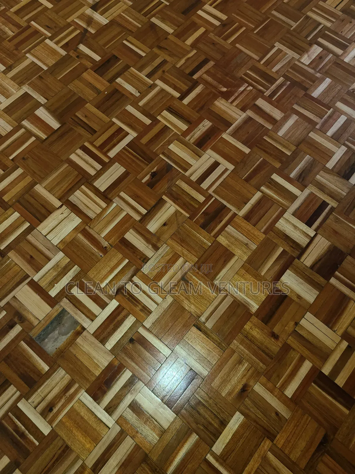 (Seq)Smirt Easy Quality.Wooden Flooring Philosophy. Installation Guru