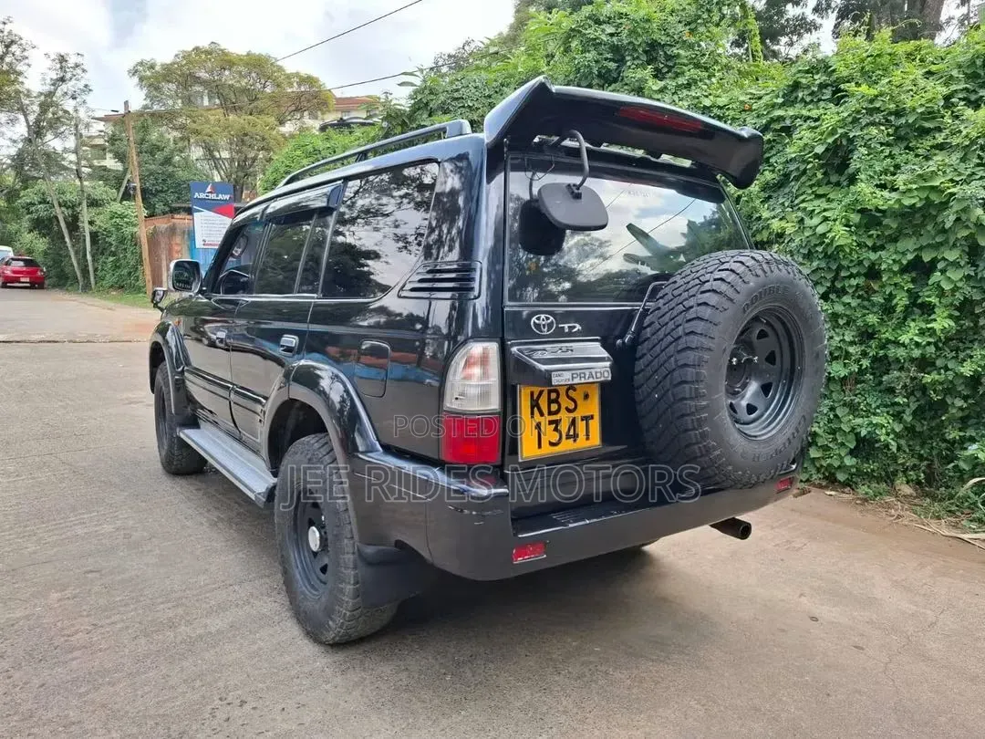 Toyota Land Cruiser Prado 2006 Black
