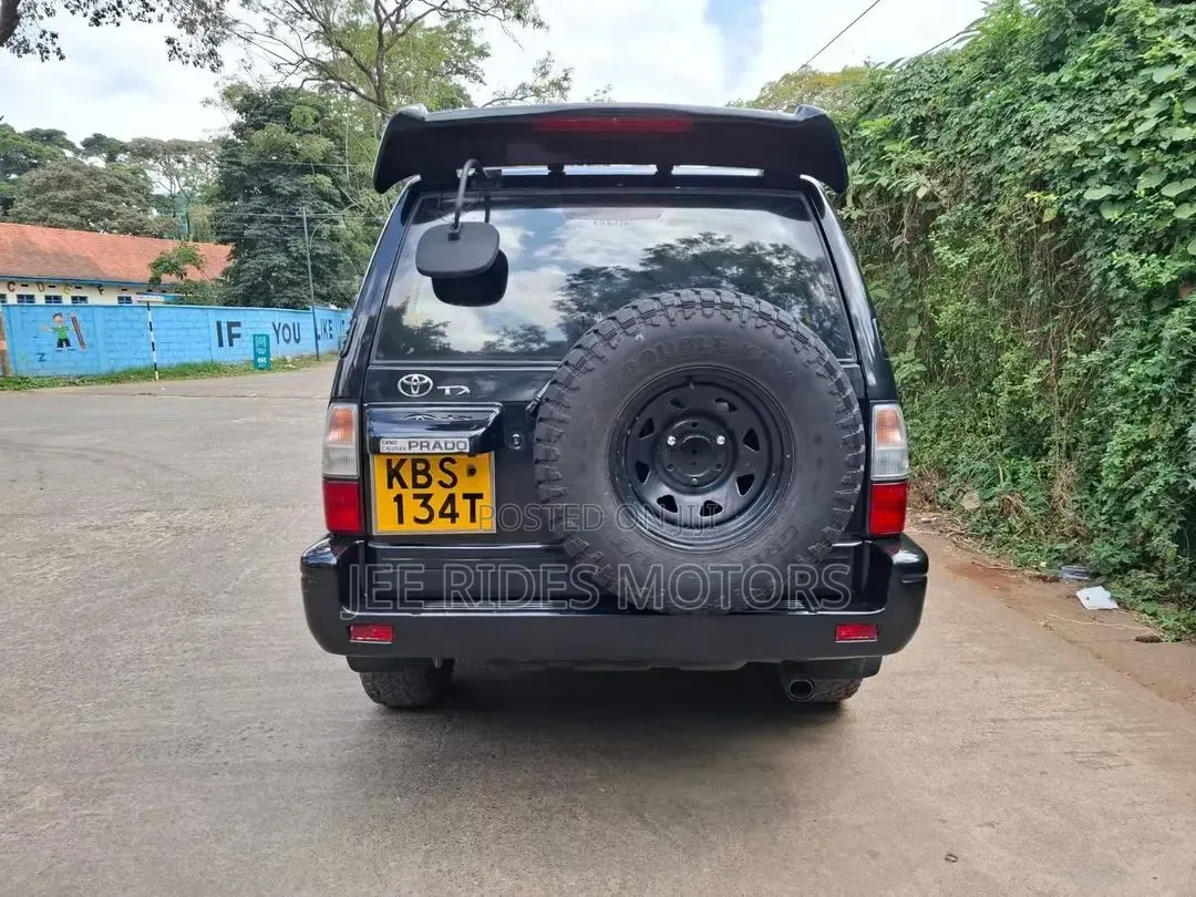 Toyota Land Cruiser Prado 2006 Black