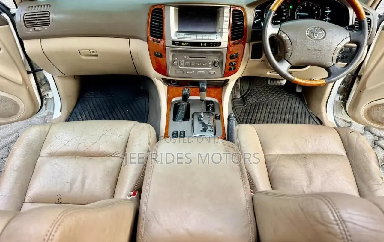 Toyota Land Cruiser 2003 White