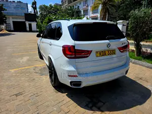 BMW X5 xDrive50i 4dr SUV AWD (4.4L 8cyl Turbo 8A) 2014 White