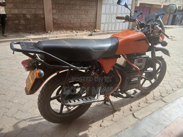 Motorcycle 2024 Orange - thumbnail 2