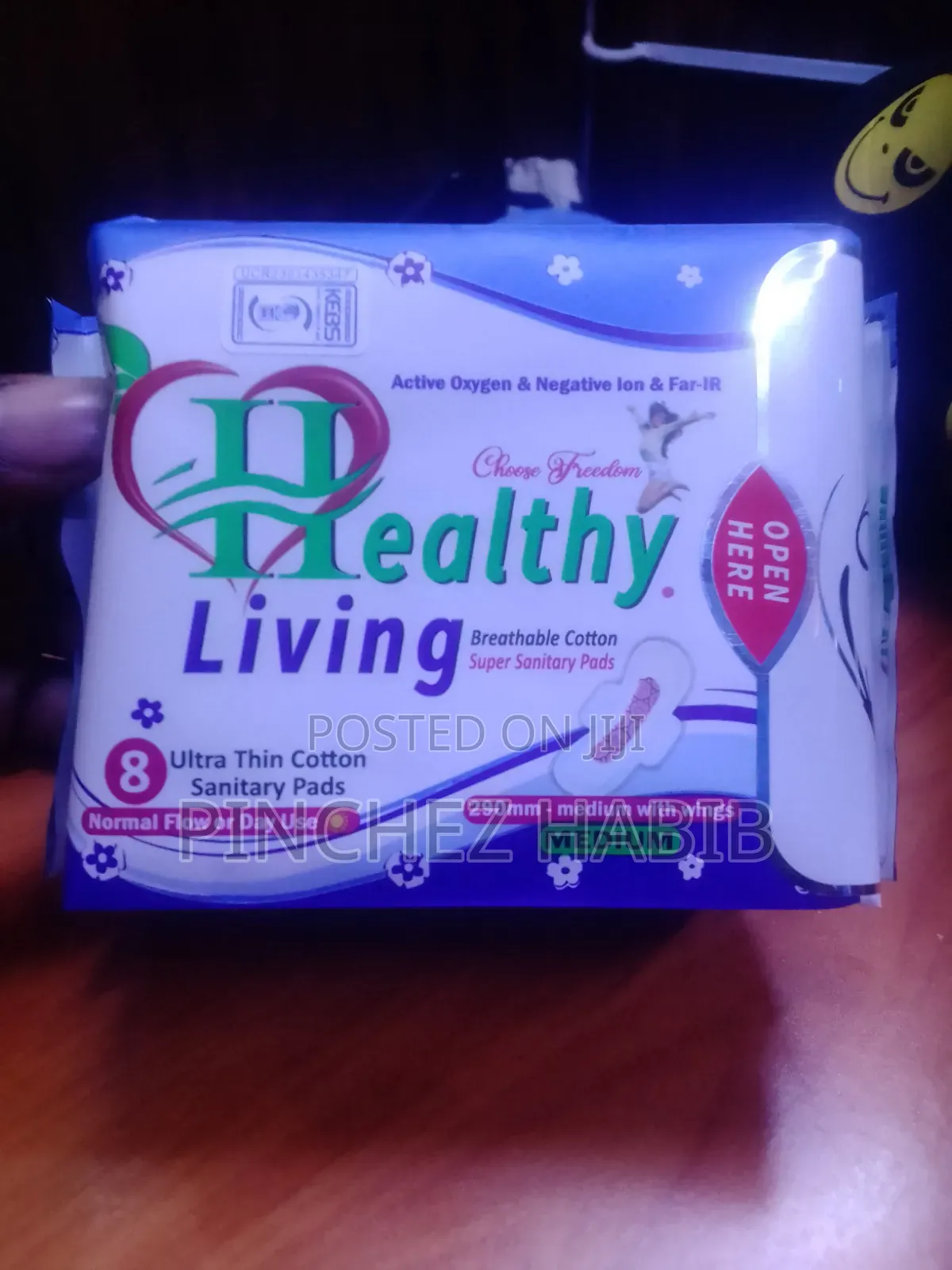 Sanitary Pads With Magnetic Strip