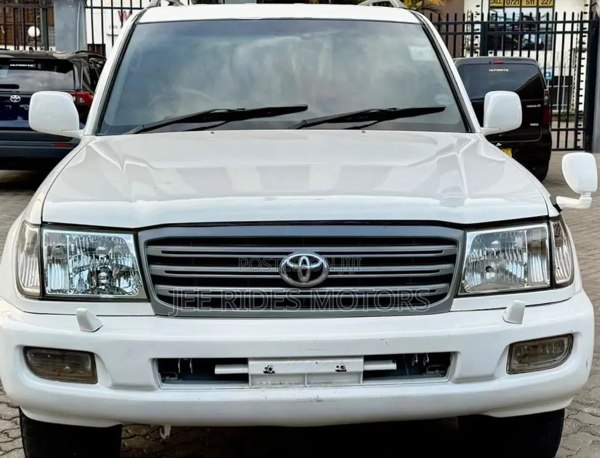 Toyota Land Cruiser 2003 White