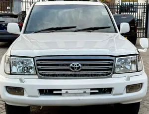 Toyota Land Cruiser 2003 White