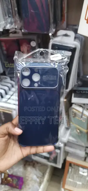 iPhone 16 Pro Max Auto Focus Matte Protective Phone Case