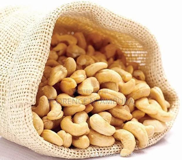 !!1kgs Cashewnuts Roasted ~Salted!! At 1600/=.1/2kg~800/=.