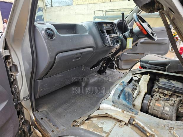 Nissan Caravan (Urvan) 2006 Grey - thumbnail 5