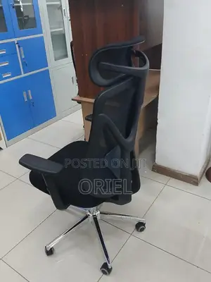 Office Chair : Staff High-Back Office Chair