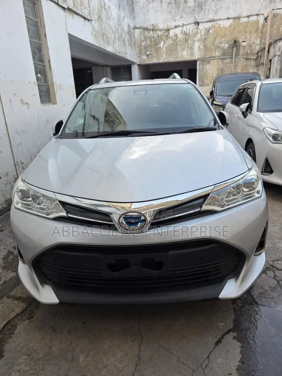 Toyota Corolla Fielder 2018 Silver