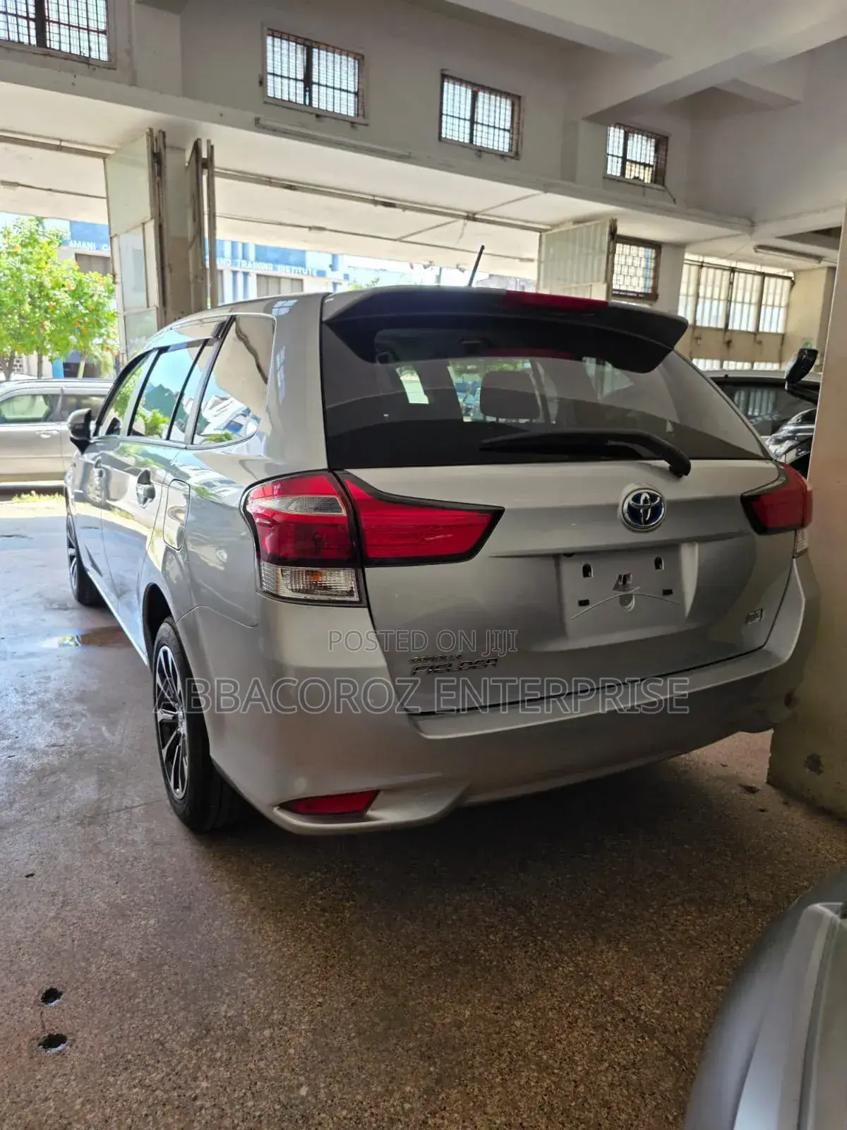 Toyota Corolla Fielder 2018 Silver