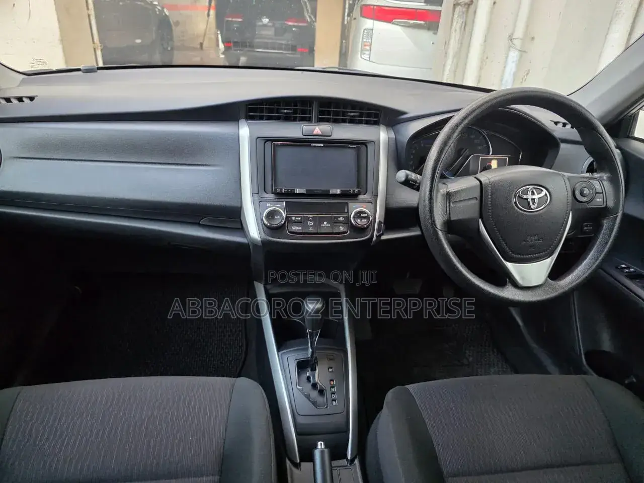 Toyota Corolla Fielder 2018 Silver