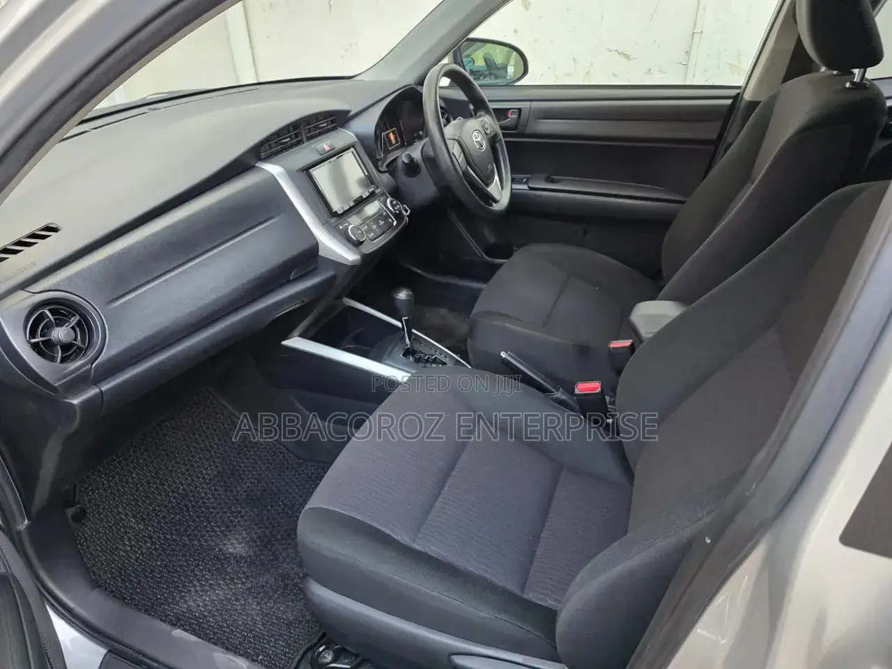 Toyota Corolla Fielder 2018 Silver