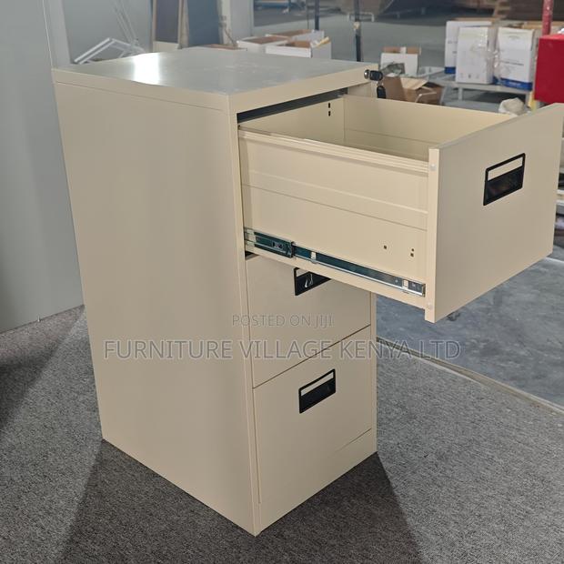 Office 3-Drawer's Cabinet. - thumbnail 6